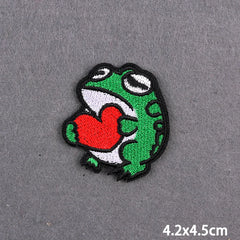 Bügelaufkleber - Love Conquers